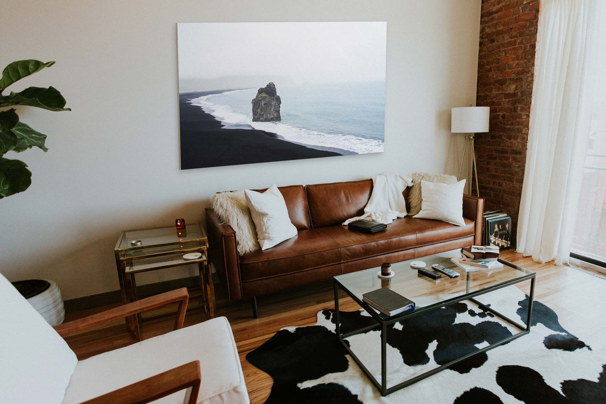 Transform your space with photographic prints on wood that blend modern design with authentic materials. Perfect for landscape photography and large-format wall art, this Kodak photographic printing delivers stunning visual depth and durability. Elevate your interior with gallery-quality wood-printed photos that capture timeless elegance.
