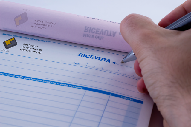 Three-copy chemical paper blocks designed for professional business forms, invoices, and receipts. Features reliable carbonless technology ensuring clear, legible copies for efficient documentation. High-quality printing ideal for businesses requiring durable, multi-copy business documents.