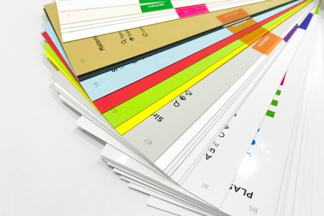 Online printing Papers and finishings samples collection: The golden ticket to paper selection
How many times have you had to show your project's material to your customers?
Thanks to our new Papers and fini…