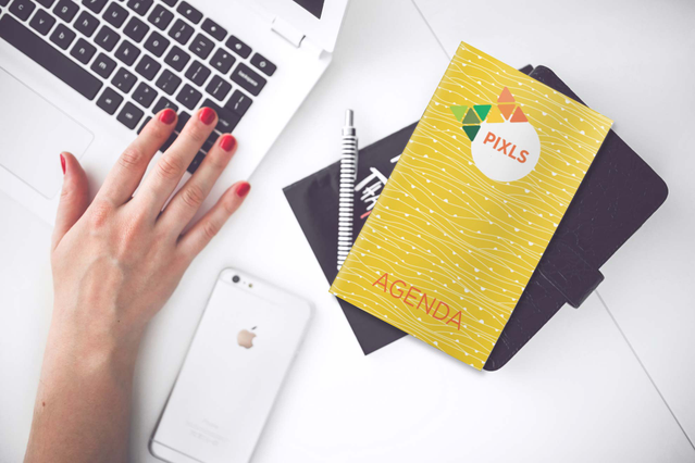 Online printing Pocket Calendar Agenda: * At your fingertips
* As small as useful
* The smart agenda!